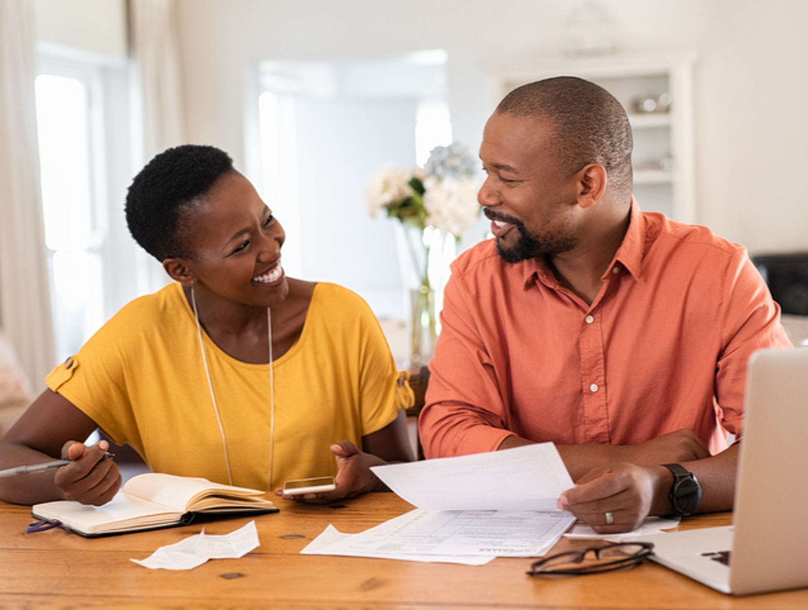 couple-managing-home-finance
